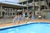 Accent Inns Kelowna - Pools