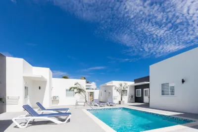 The Palm Leaf Apartments Hotel dekat California Lighthouse