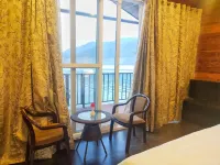 Le Roi Floating Huts & Eco Rooms Tehri