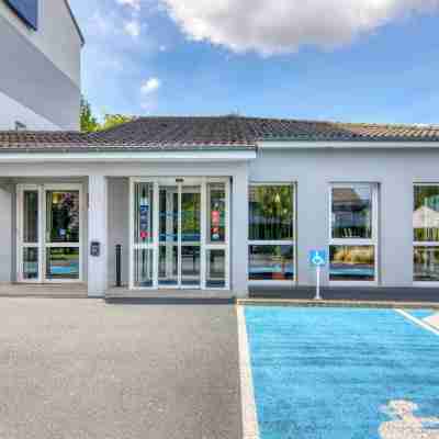 Ace Hotel Riom Hotel Exterior