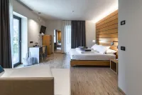 Lake Front Hotel Mirage