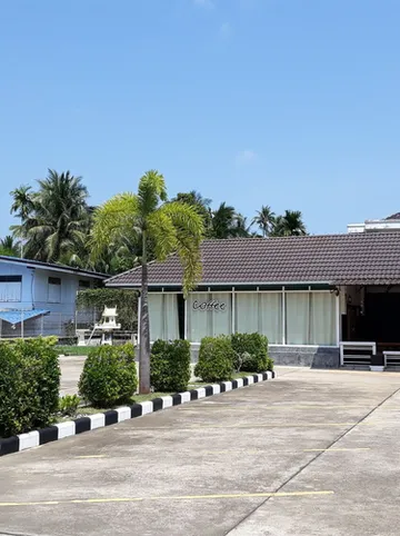 รูปภาพของโรงแรมชุมพรทราเวลลอดจ์