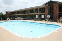 Green Gables Inn - Pools