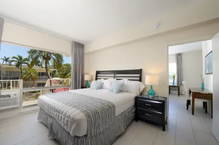 Soleado Hotel Отели рядом с достопримечательностью «Museum of Discovery and Science»