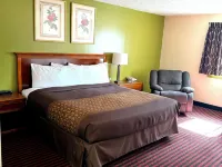 Cadillac Inn Hotels in Clam Lake Township