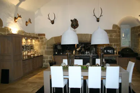 Chateau de Lissac Отели в г. Ла Касань