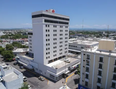 Ramada by Wyndham Hola Culiacan