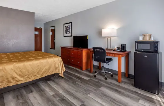 近布拉格堡的費耶特維爾品質酒店Inn