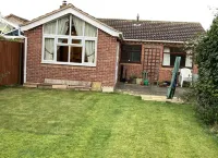 Spacious Detached Bungalow with Ample Parking Hotels near Grantham Railway Station