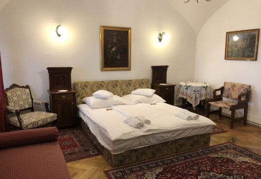 더 하우스 오브 히스토릭 - 안노 1830