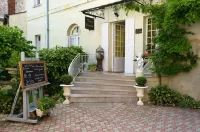 Hôtel le Plantagenet Hotel di Cravant-les-Coteaux