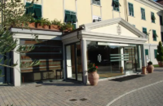 聖卡特里娜公園酒店 薩爾扎納酒店