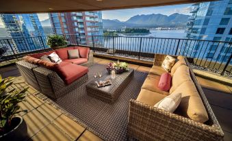Pinnacle Hotel Vancouver Harbourfront