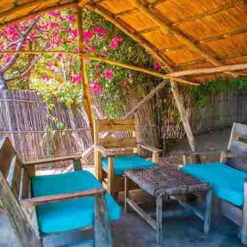 Mgoza Lodge Hotel Exterior