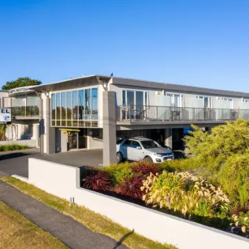 Lake Taupo Motor Inn Hotels near Wairakei Thermal Valley