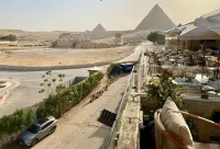 3 Pyramids View Inn