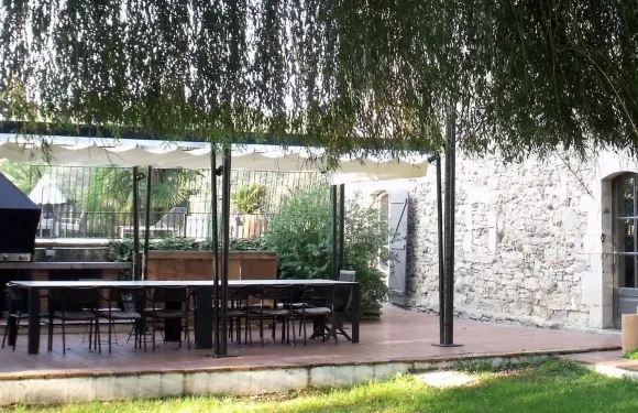 巴斯塔小屋旅館