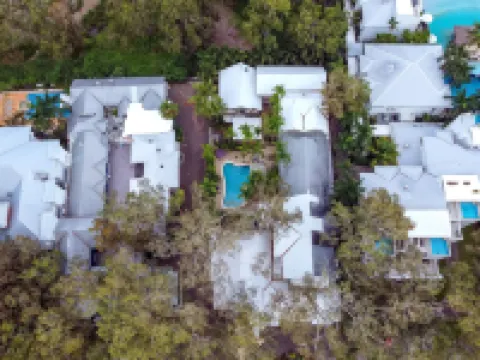 Paradise on the Beach Resort Hotels near Harry Doyle Pickles winter off leash dog beach