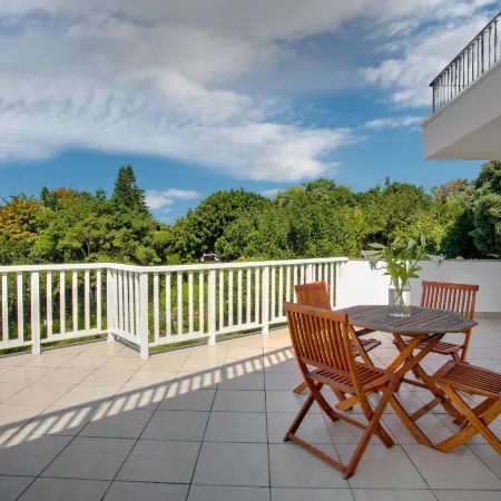 Limoni Luxury Suites
