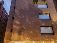 84 DC Bogotá Hotels near تسونا تي