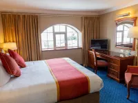 كيلارني تاورز هوتل آند ليجير سنتر فنادق في كيلارني