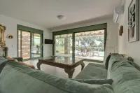 우조 스톤 하우스 2, 프라이빗 수영장 있음