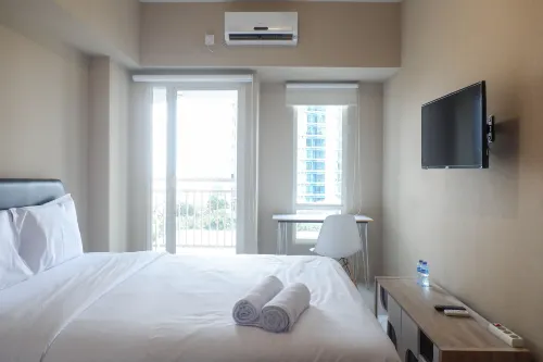 Restful Studio Apartment at Orchard Supermall Mansion - Kitchen