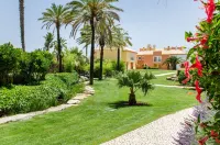 Jardim da Meia Praia Resort