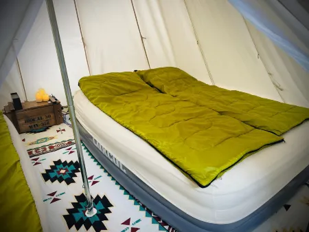 All Season Camp Отели рядом с достопримечательностью «Hill of Atoms»