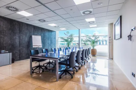 Sleep&Fly Отели в г. El Prat de Llobregat