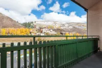 Evergreen Lodge at Vail - Mountain view