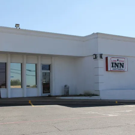 LoneStar Inn and Suites