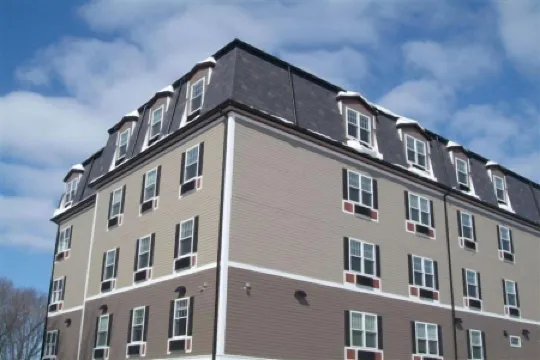 Crescent Suites Hotel