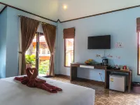 Chomview Resort Hotels near Lanta Monkey School