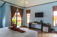 Chomview Resort Hotels near Thung Yee Pheng Mangrove Forest