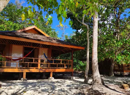 Harmony Bay Resort and Dive Center Отели в г. Una-Una