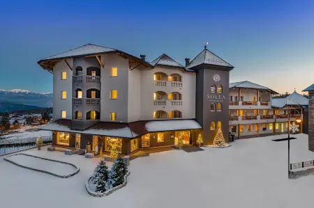 Solea Dolomiti Boutique Hotel Отели рядом с достопримечательностью «Chiesa San Felice Da Nola»