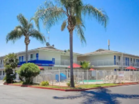 Motel 6 Tulare, CA Hotels in Tulare