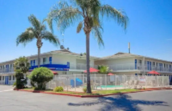 Motel 6 Tulare, CA