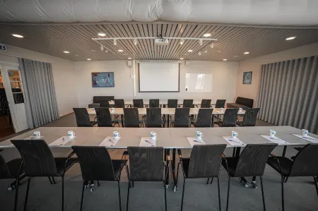 Torp Hotel Отели рядом с достопримечательностью «Metro Bowling & Playland Sandefjord AS»