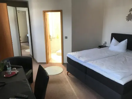 Hotel am Maibaum Отели в г. Меркиш