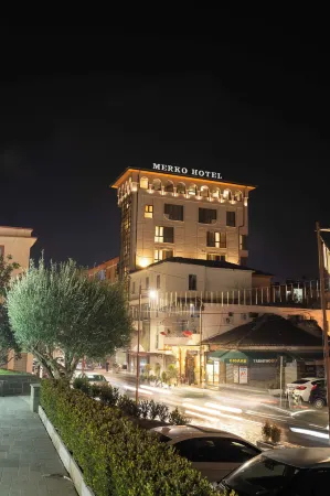 Merko Hotel Отели рядом с достопримечательностью «Берат Касл»