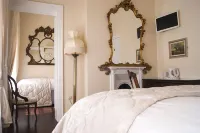 Number 8 the Townhouse Hotels in 