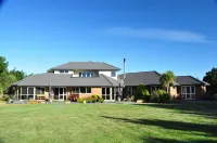 Newlands Bed and Breakfast Hotels in West Melton