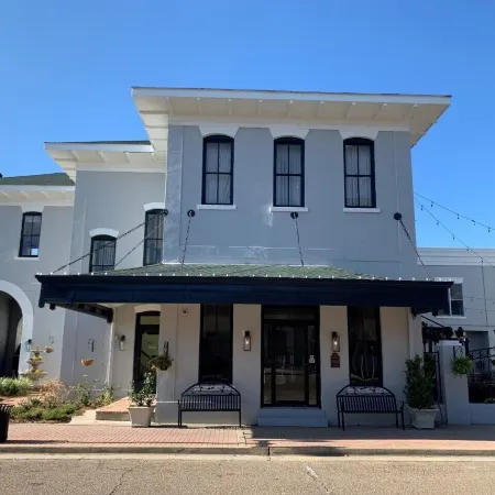 Hotel 27