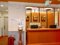 Brand Plaza Hotel Hotels near مرصد غريفيث