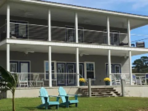 Darien Waterfront Inn Hotels in Darien