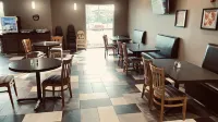Baymont by Wyndham Grand Forks - breakfast
