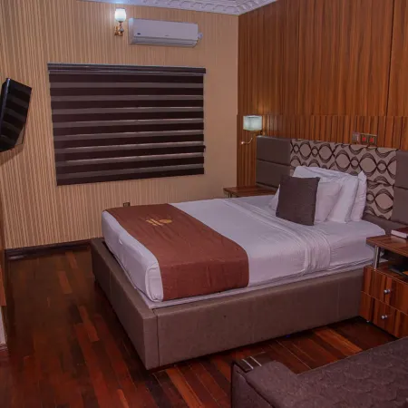 Mahogany Hotel and Suites