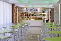 GHT Oasis Park & Spa - bar